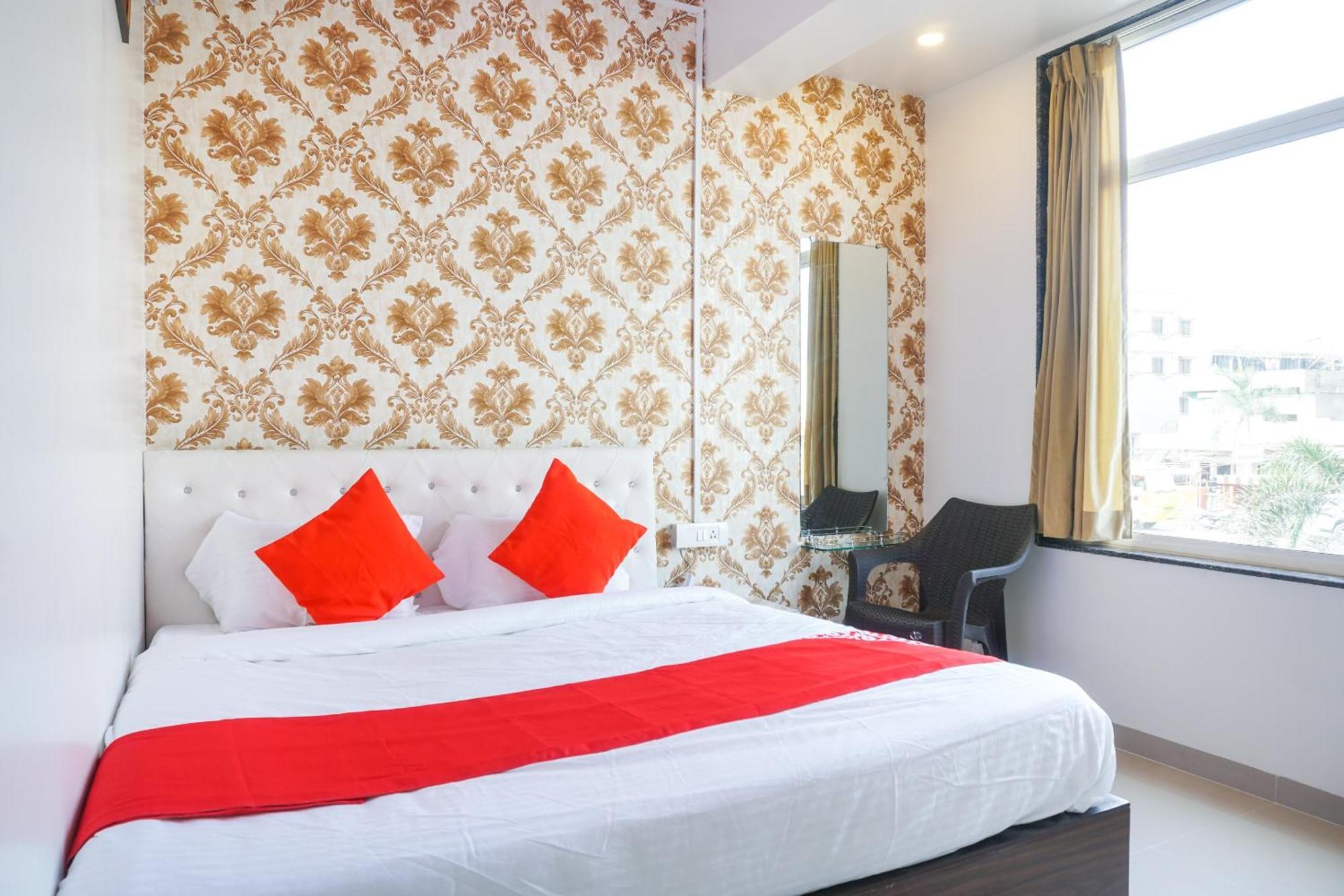 Hotel O Nitya Executive Phursungi Екстериор снимка