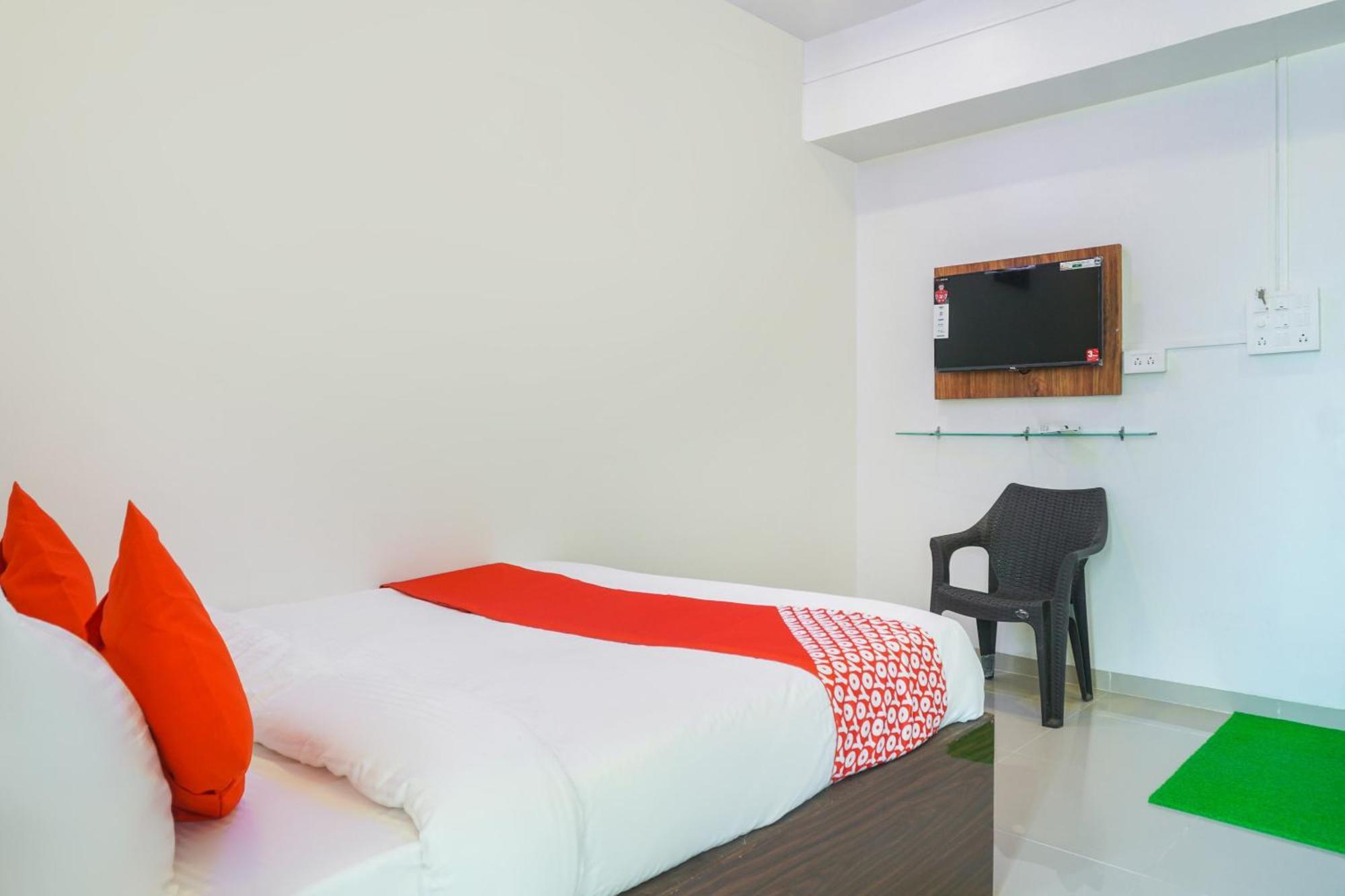 Hotel O Nitya Executive Phursungi Екстериор снимка