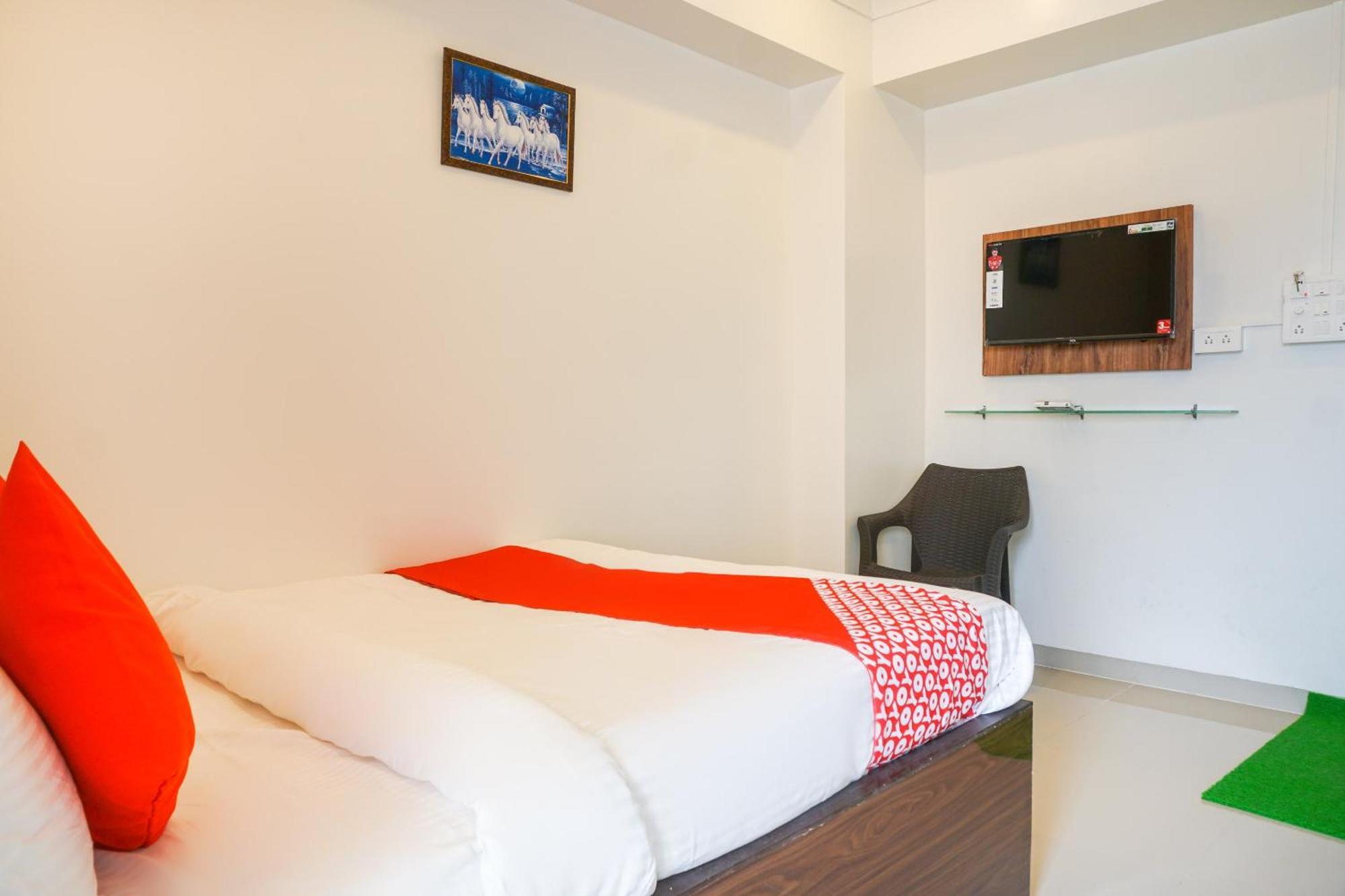 Hotel O Nitya Executive Phursungi Екстериор снимка