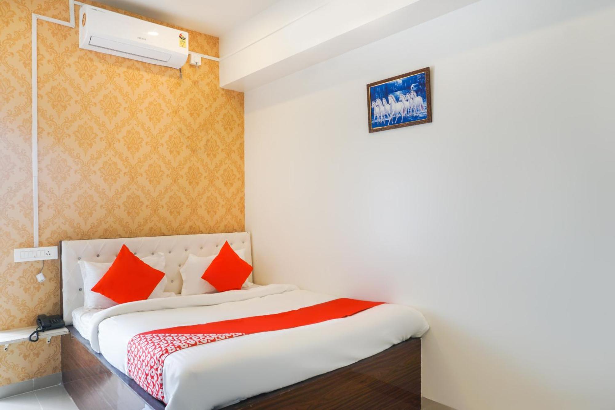 Hotel O Nitya Executive Phursungi Екстериор снимка