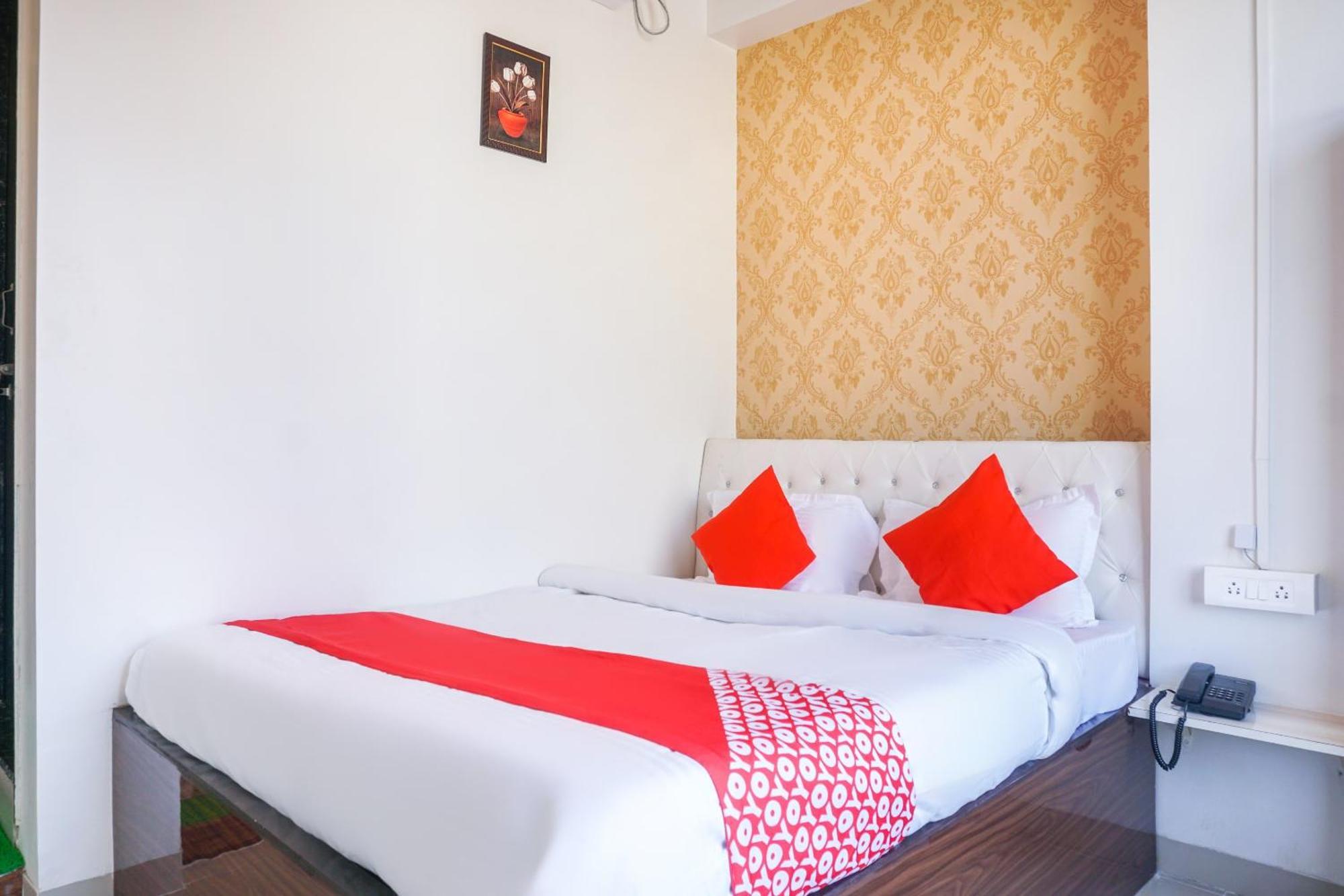 Hotel O Nitya Executive Phursungi Екстериор снимка