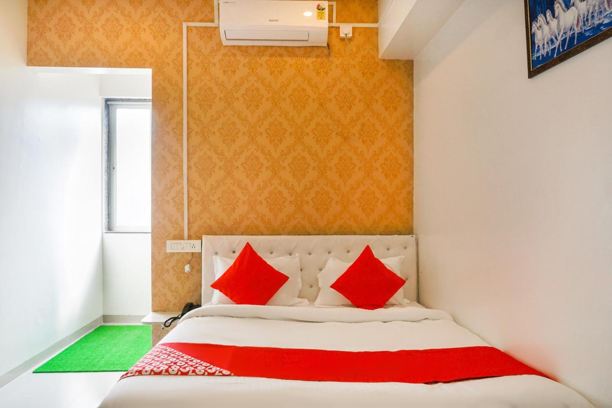 Hotel O Nitya Executive Phursungi Екстериор снимка