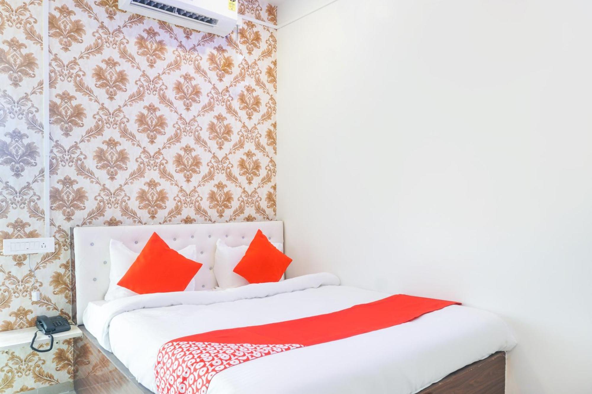 Hotel O Nitya Executive Phursungi Екстериор снимка