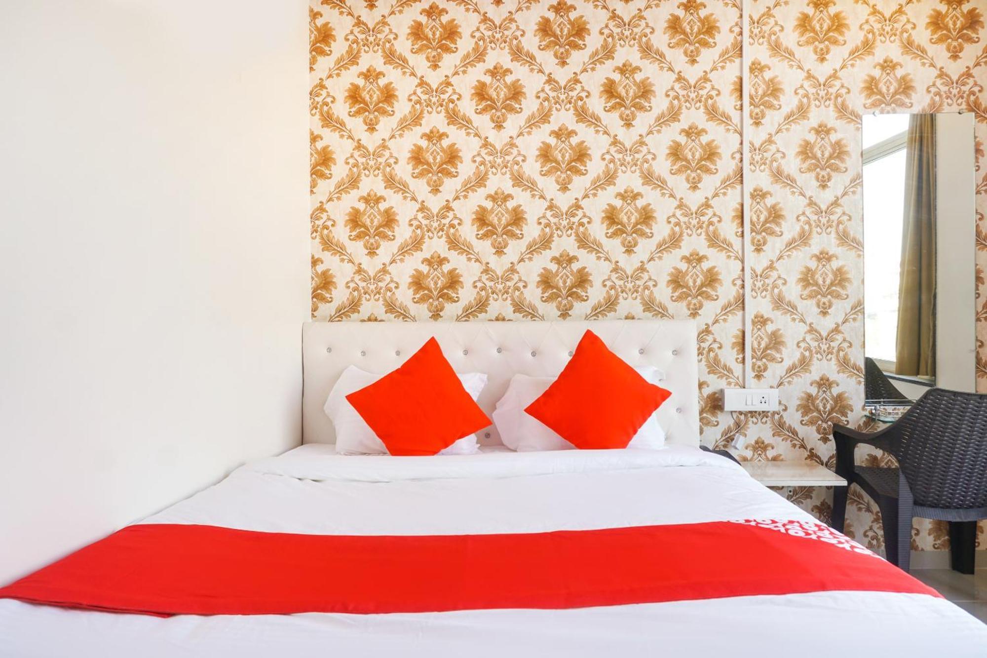 Hotel O Nitya Executive Phursungi Екстериор снимка